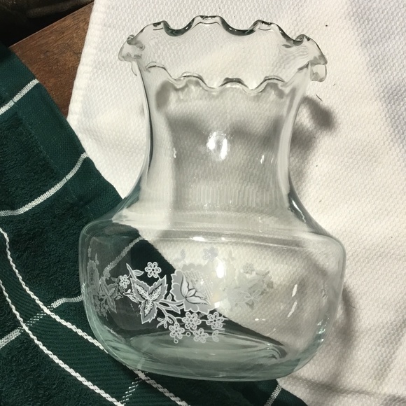 Vintage Clear Glass Vase With Etched Floral Design - Picture 9 of 9